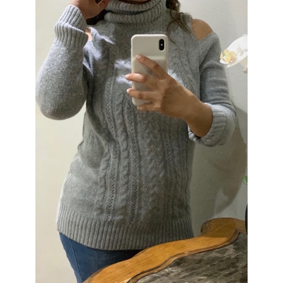 HAYDEN bare shoulders sweater size s/m - Picture 2 of 6